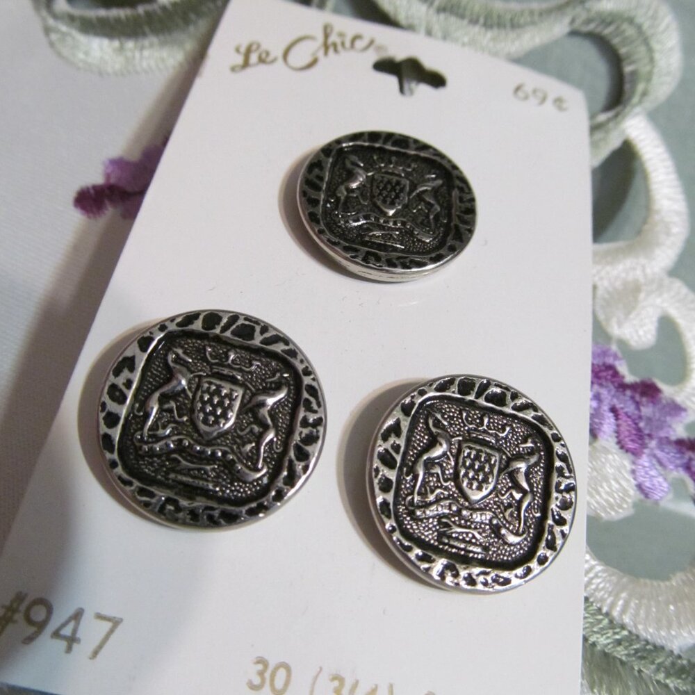 Vintage NEW Le Chic Buttons 3 Buttons on 1 Card ~ Silver Metal Crest Shield